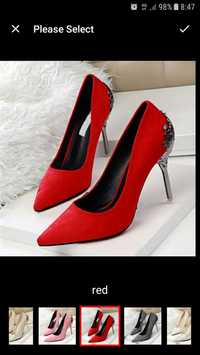 Червени обувки, 2 модела