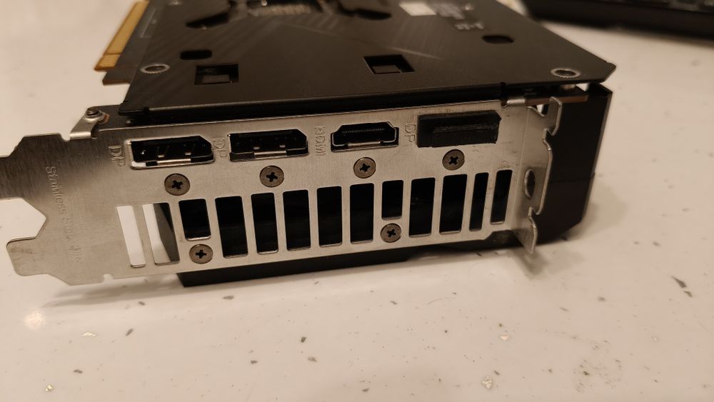 Asus RX6600 8gb impecabila cu sigiliu