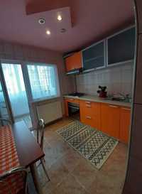 Închiriez apartament decomandat