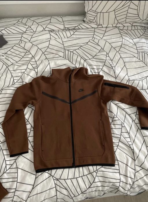 Nike tech fleece brown
