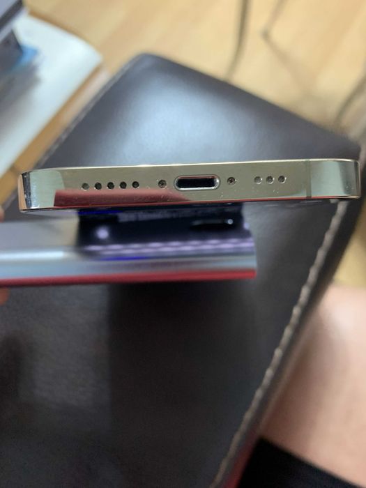 Vand iPhone 13 PRO, 256 GB, Gold, in stare excelenta!