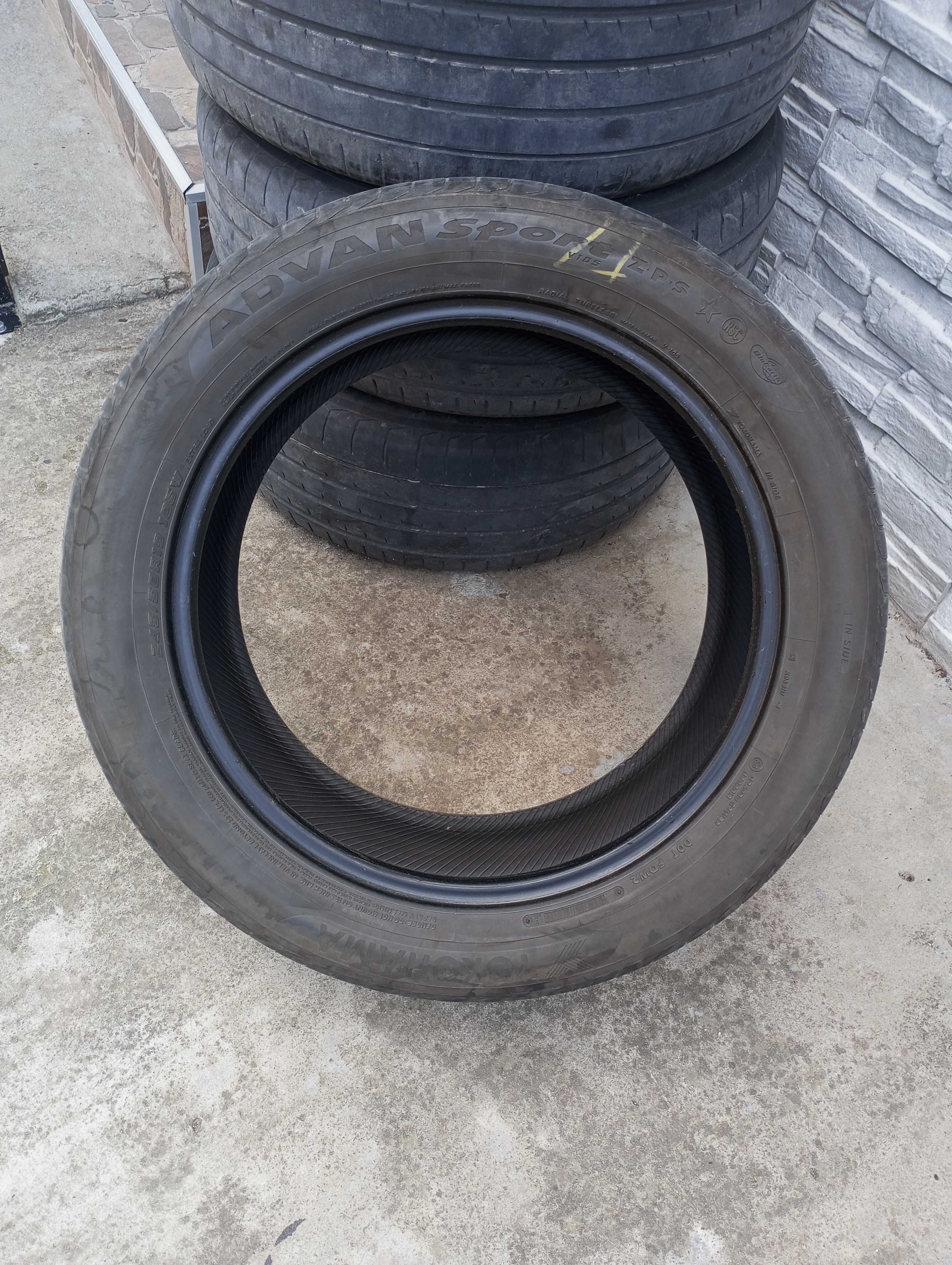 Продавам гуми Yokohama 245/50R19