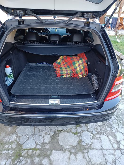 Vând Mercedes C220 CDI, an fabricație 2010, cutie automată 6+1 trepte
