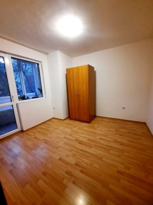 Давам под наем тристаен в кв Аспарухово за 800лв