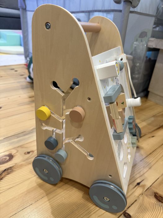 Дървена проходилка (уокър)  + Дидактически куб Moni Toys