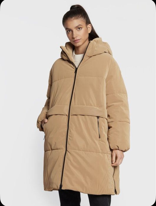 Продам оригинальный пуховик бренда Calvin Klein