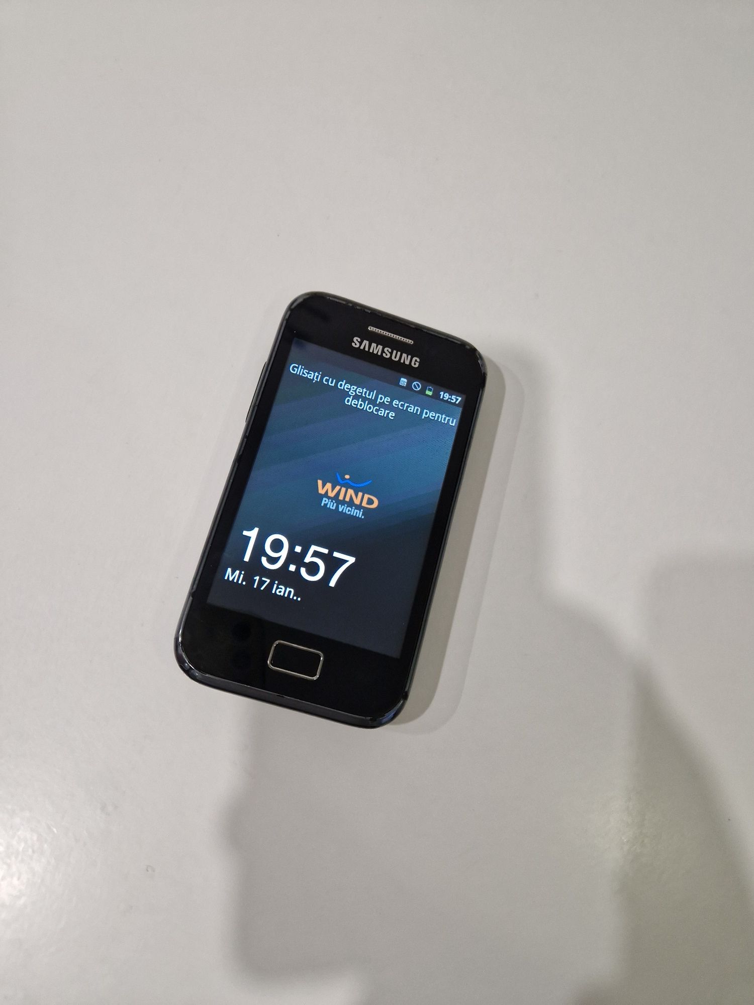 Telefon cu touch-screen GT-S7500