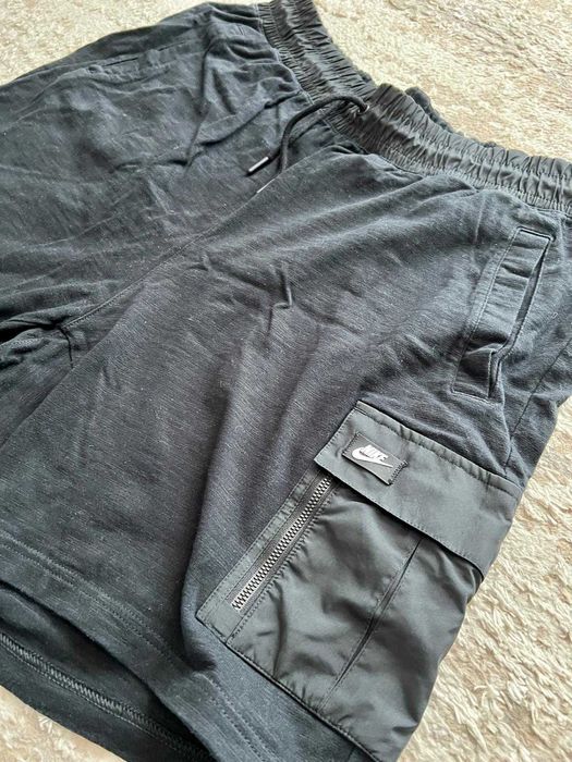 Pantaloni scurti Nike marimea XL