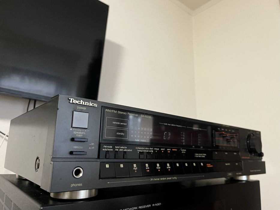 Aplituner Technics SA-R230 cu egalizator incorporat