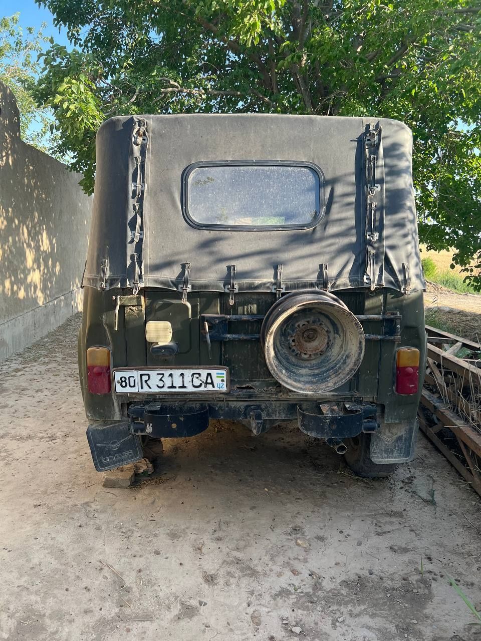 Uaz srochna sotiladi