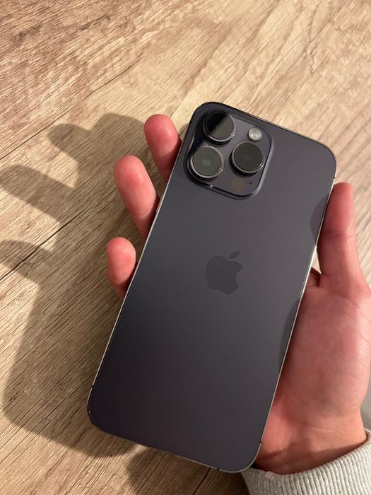 Iphone 14 pro max , 128GB ; 87% sanatatea bateriei.