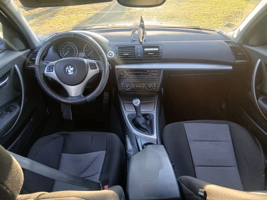 Vând sau schimb bmw seria 1
