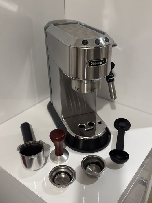 Espressor De’Longhi Dedica Style EC 685 w