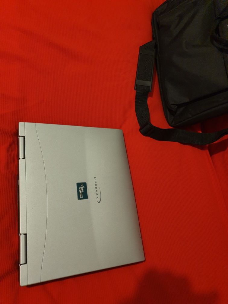 Laptop Fujitsu Simens aproape nou