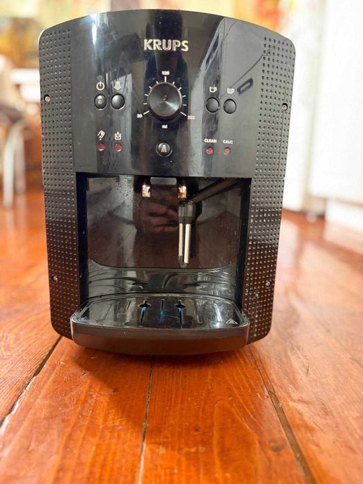 Espressor Automat Krups EA8108 – 1450W, Negru - încă în garantie