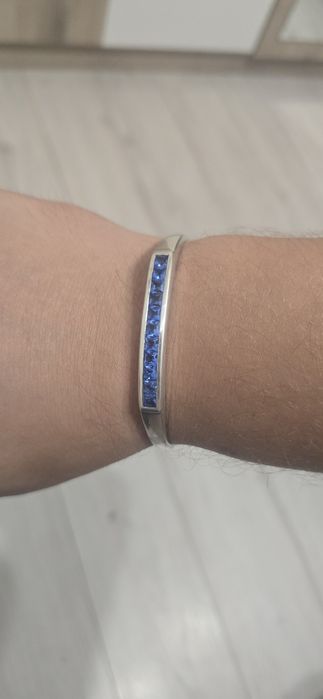 Brățară din argint cu safire