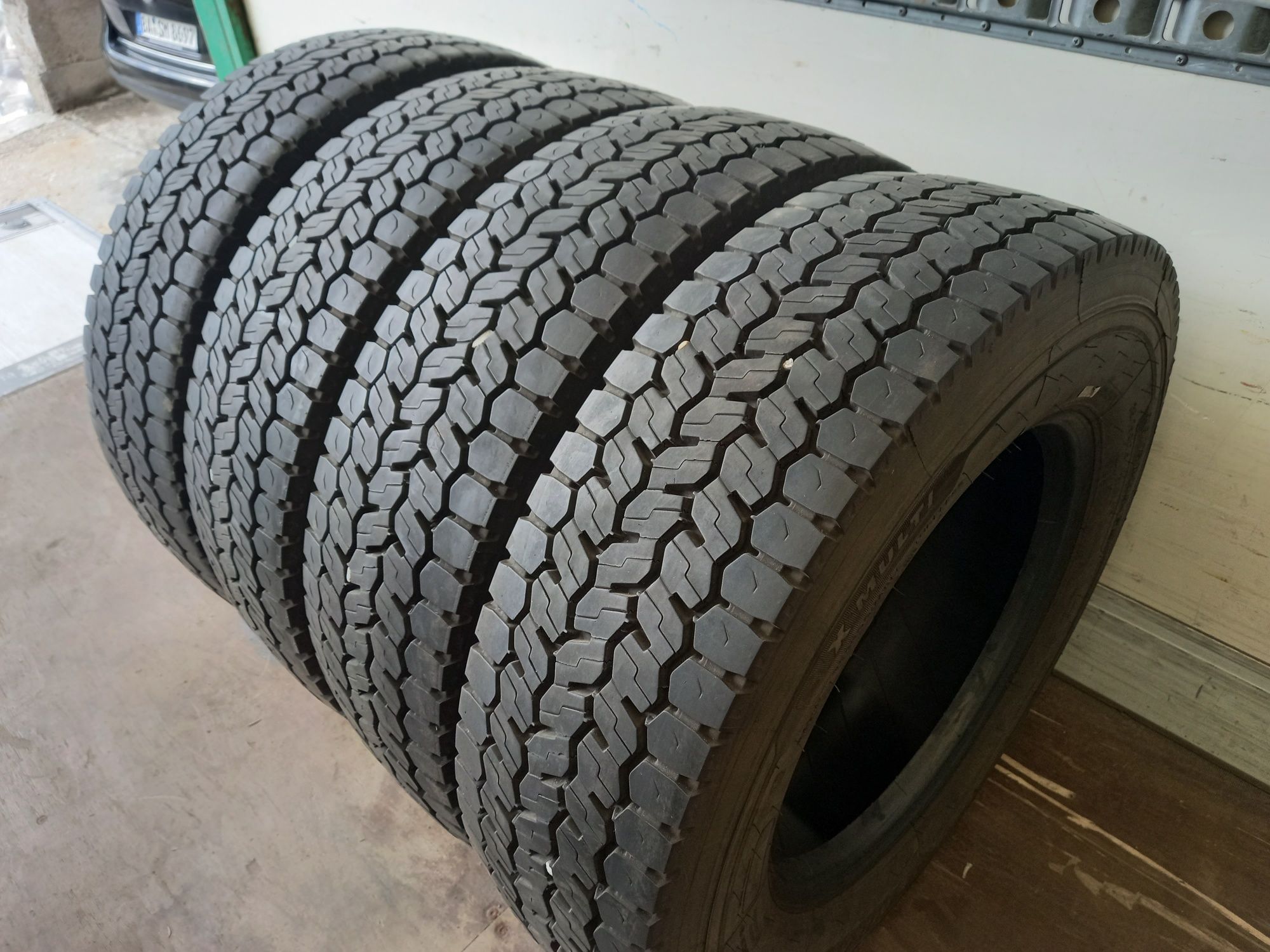 4 броя 215 75 17.5 michelin