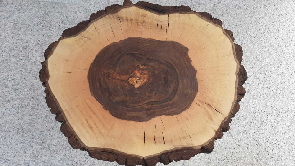 Măsuțe din trunchi de brad/nuc