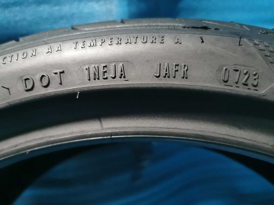 225 40 19 goodyear 2 buc