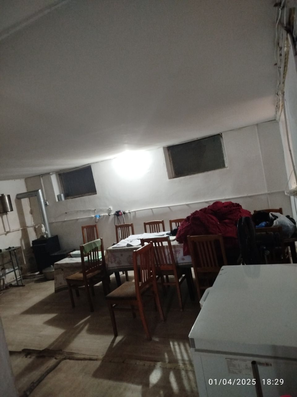 Bino inshoat sotiladi