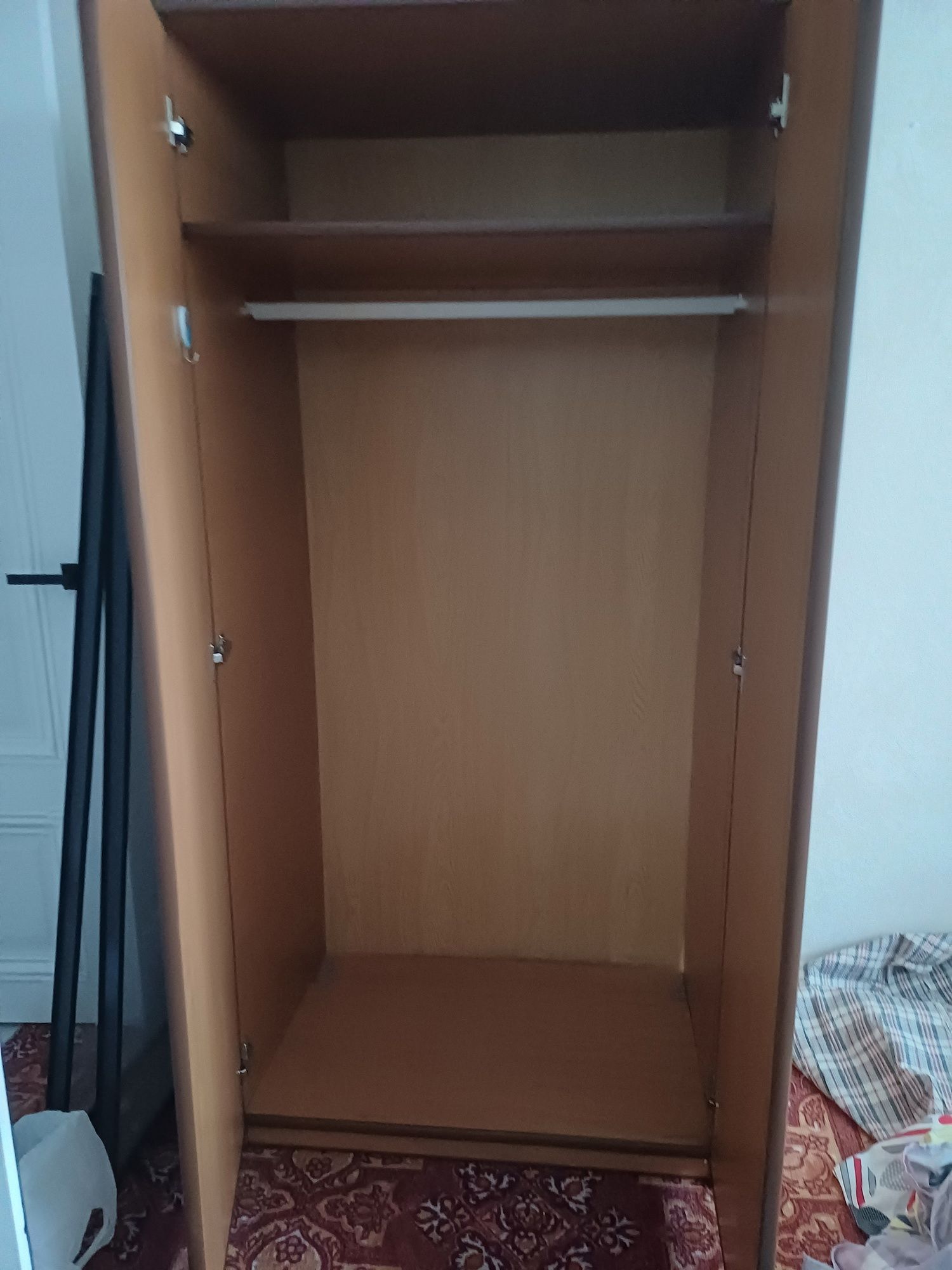 Продаю шкаф деревянный