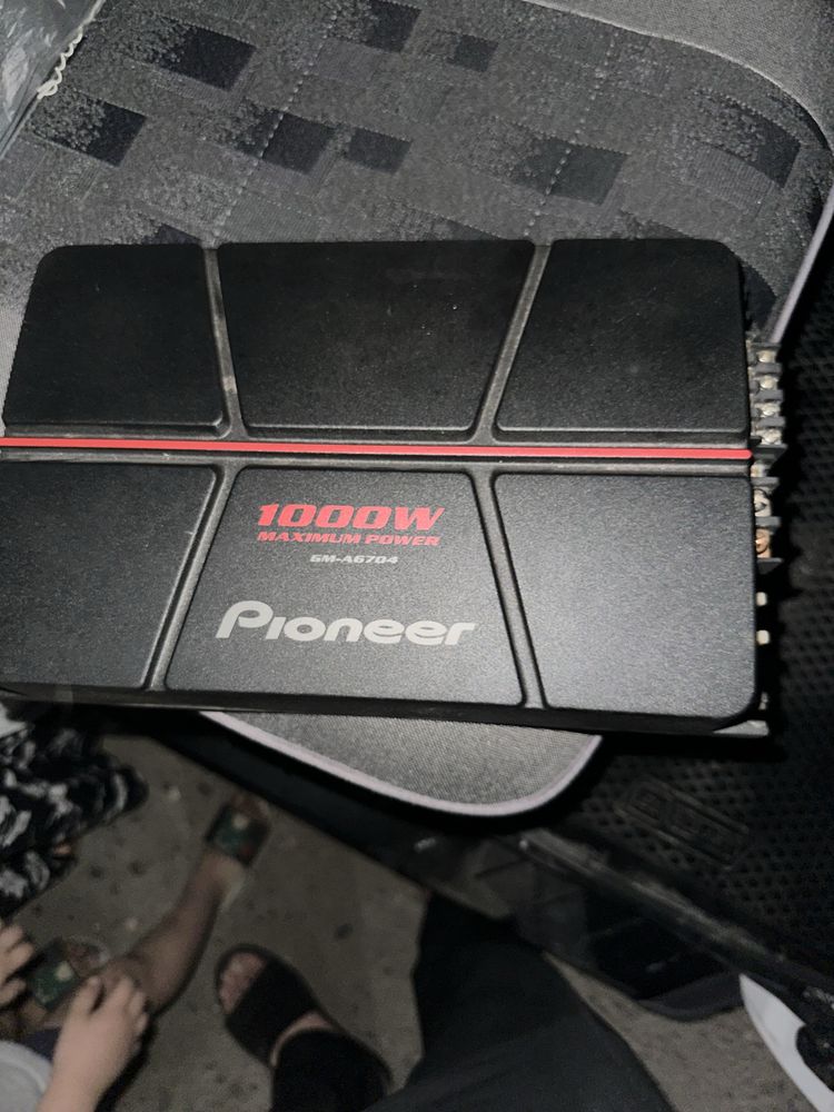 Продам усилител Pioneer 1000 Watt 4 каналный