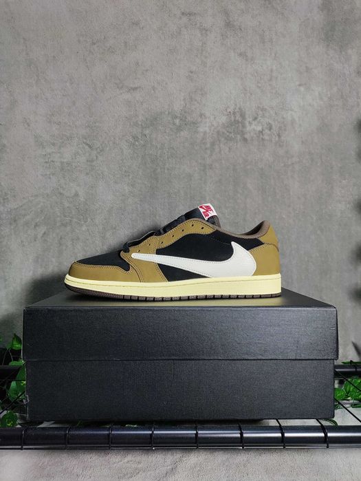 Air Jordan 1 low X Travis Scott marimea 47.5