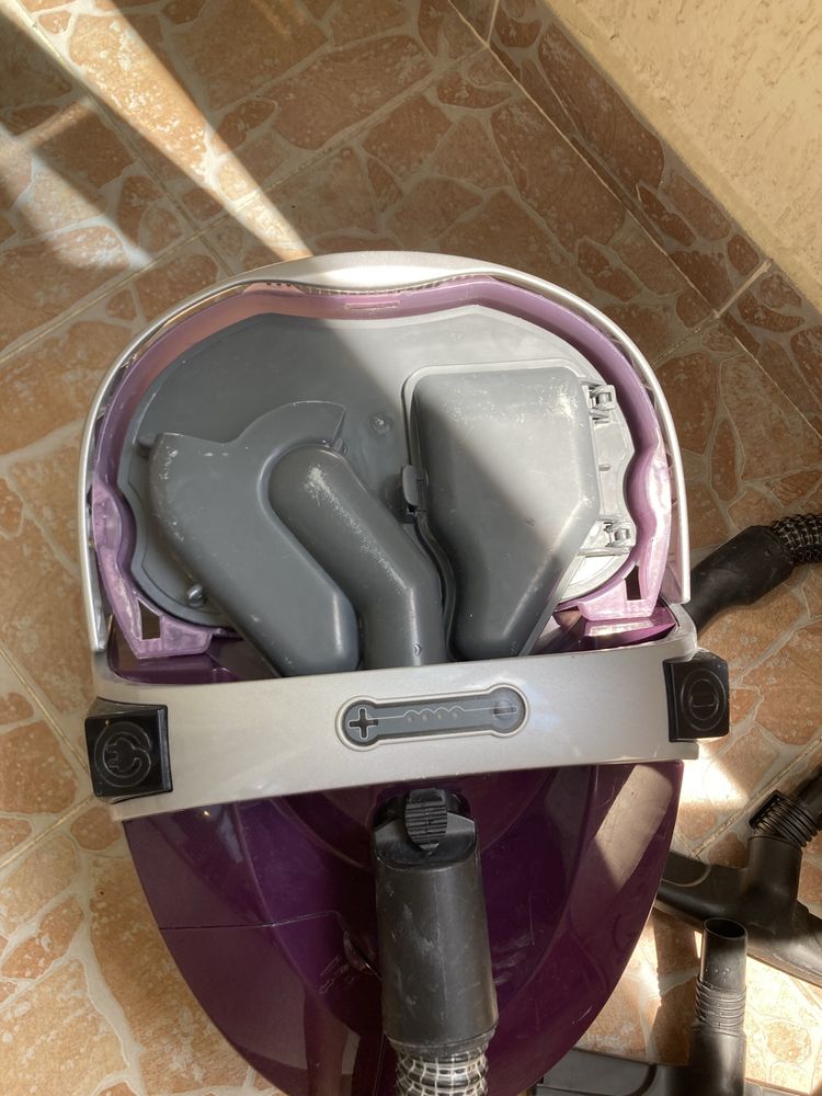 Прахосмукачка Zelmer Aquos 1600W Вода