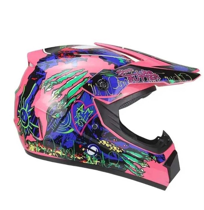 Атрактивни каска и ръкавици за мотокрос, крос