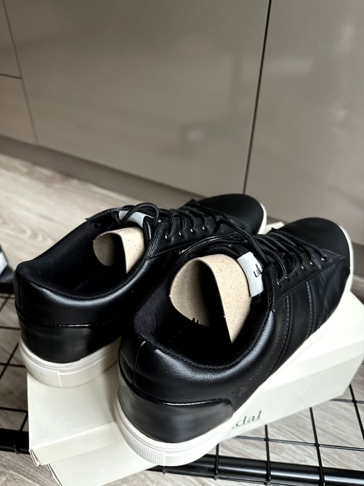 Черни ежедневни обувки