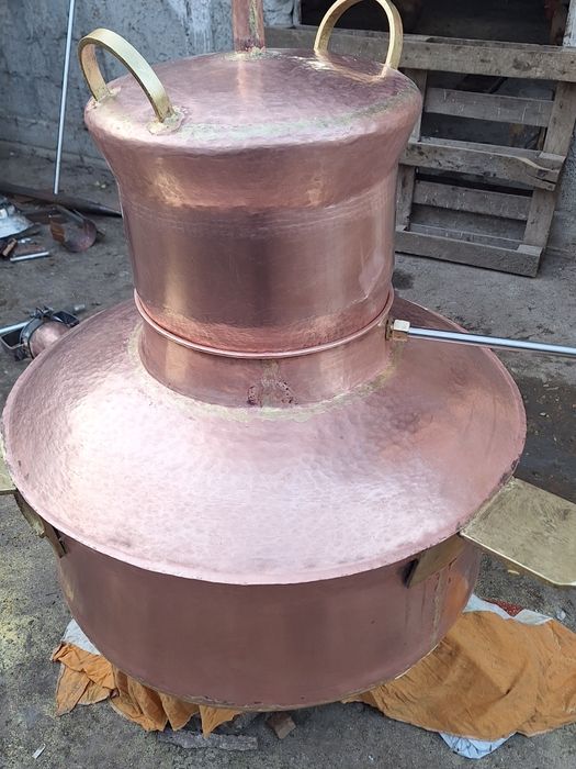 Vând cazan de făcut țuică cu capacitatea de 200litri