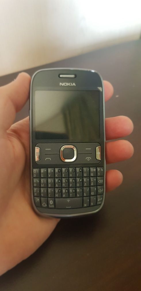 Телефон Nokia 302