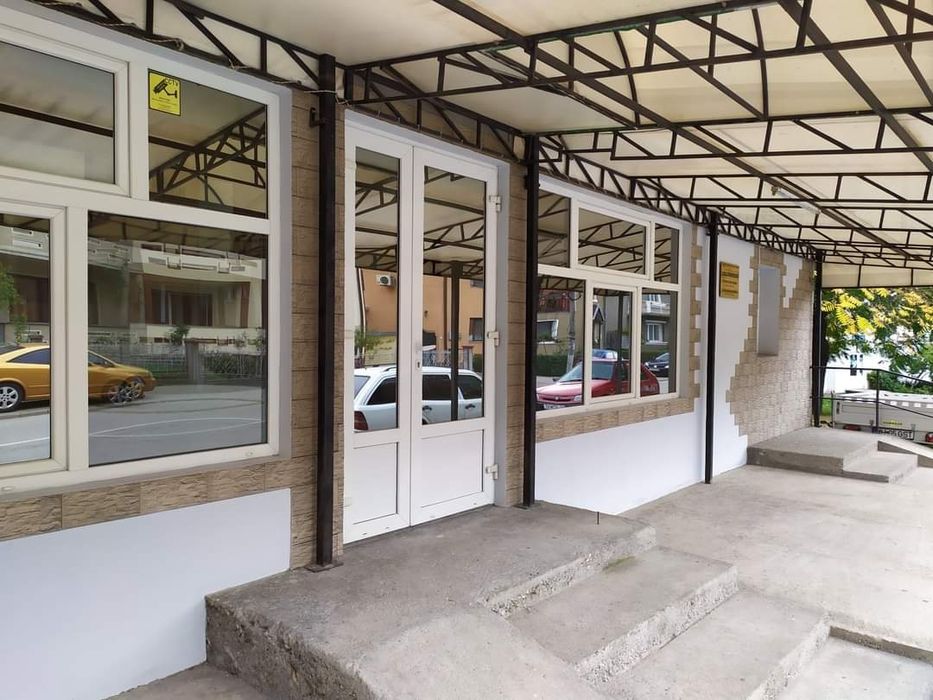 Inchiriez 2 Spatii Comerciale Zona - Spital Municipal Orsova!!