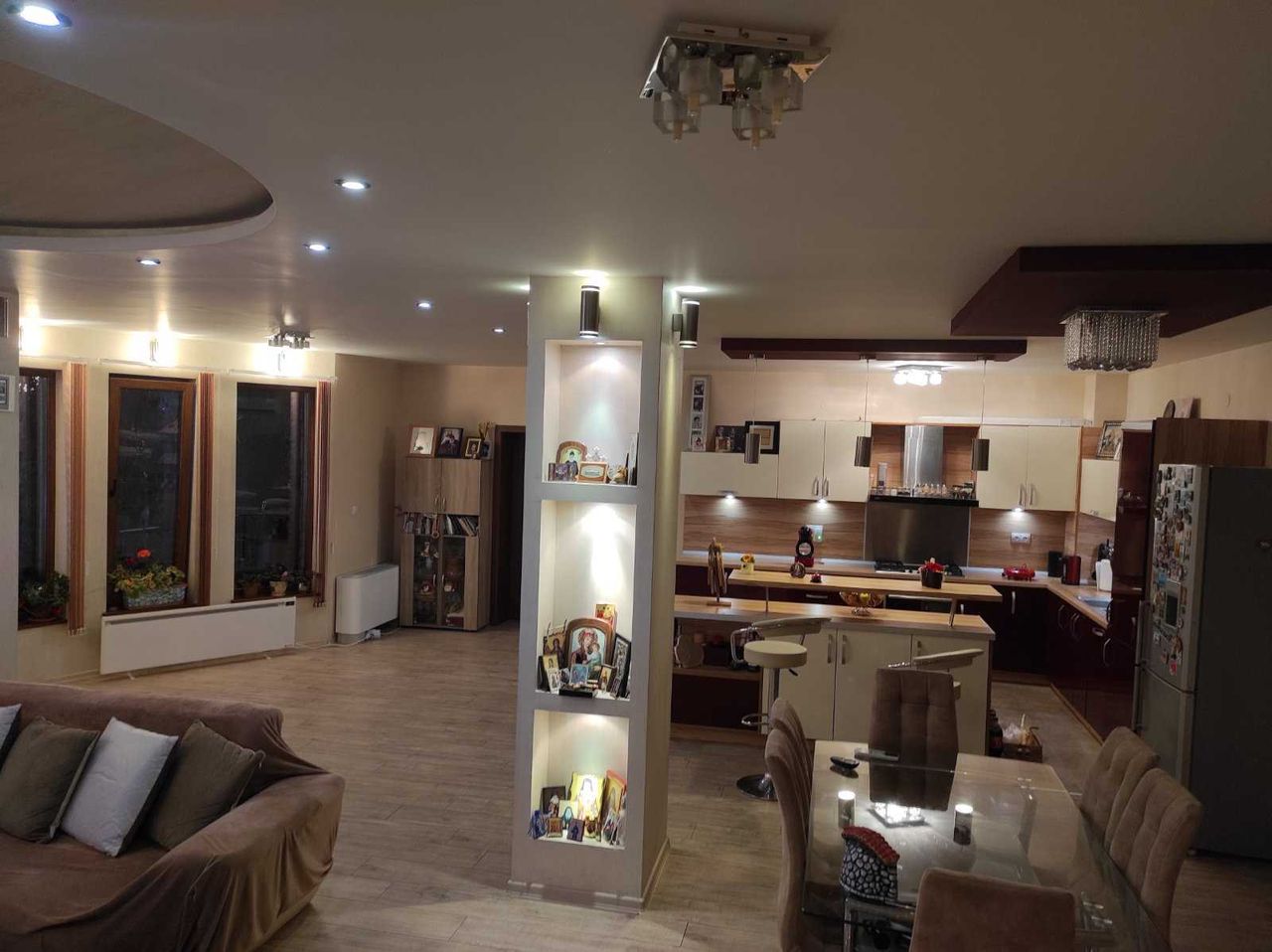 Продава се Къща в Стара Загора, Студентско градче - 300 кв.м за 412 €/кв.м - Снимка #12