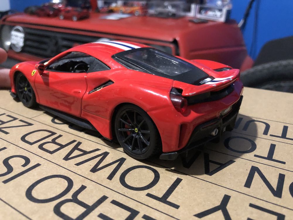 Колекционерски модели колички burago 1/24 ferrari lamborgini audi r8