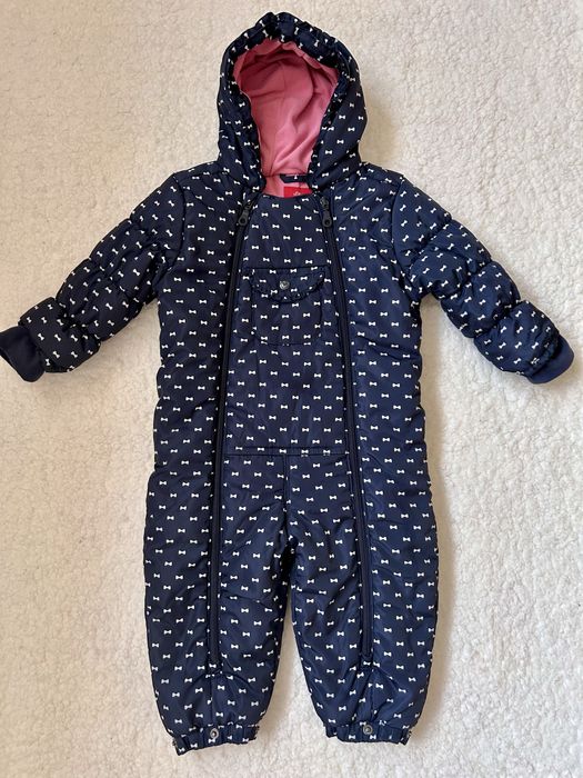 Космонавт, палто и костюм за дъжд