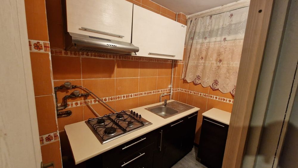 Dau în chirie garsoniera