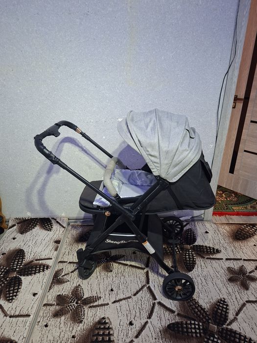 Детская коляска хорошим  состоянию