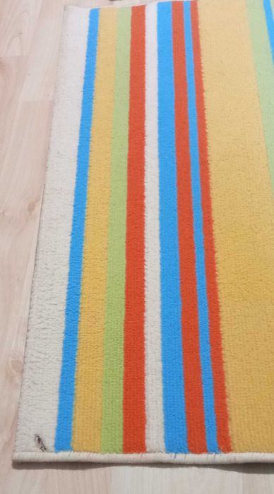 Килим и две пътеки