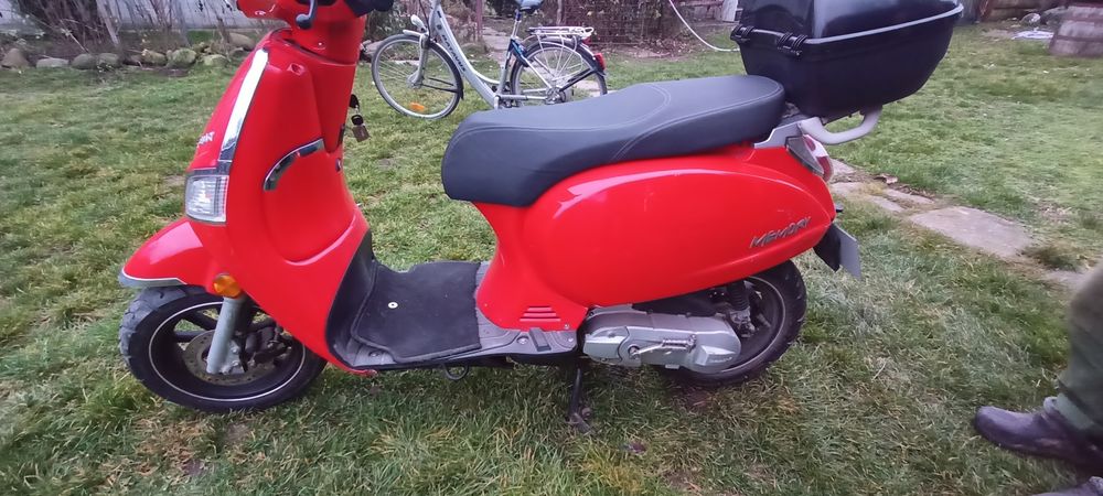 Vând scuter Beeline memory