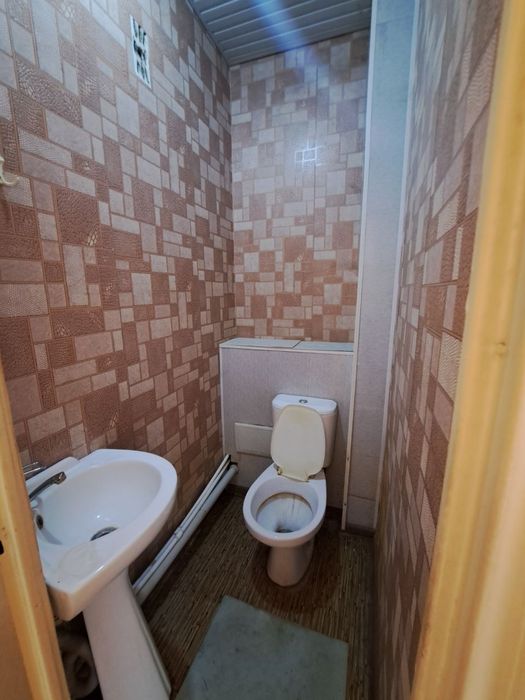 Квартира в Ахунбабаевском массиве , за каналом Лаззат