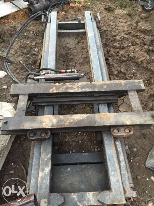 Catarg stivuitor tractor peste 100 buc / stoc