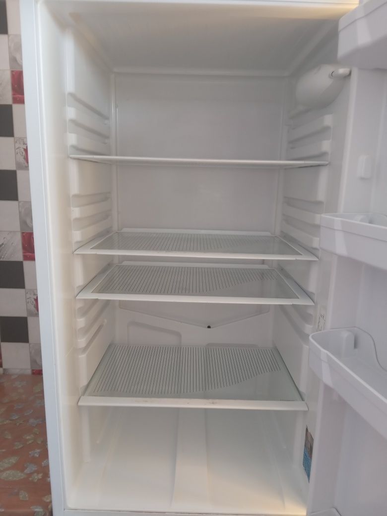 Продется холодильник индезит хорошем состояний