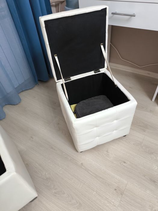 Пейка-ракла и две табуретки с място за съхранение 
Размери:	Дължина 80