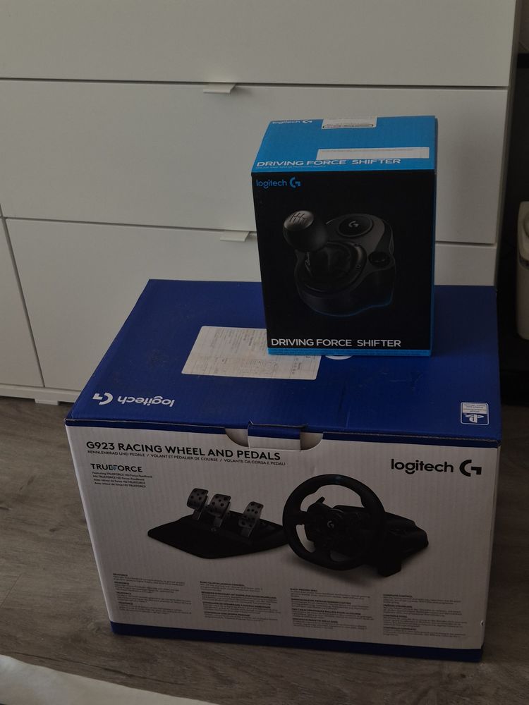 Volan logitech g923 cu schimbator