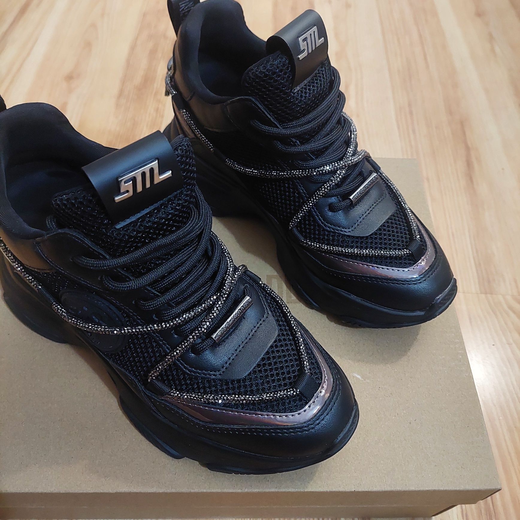 Сникърси Steve Madden
