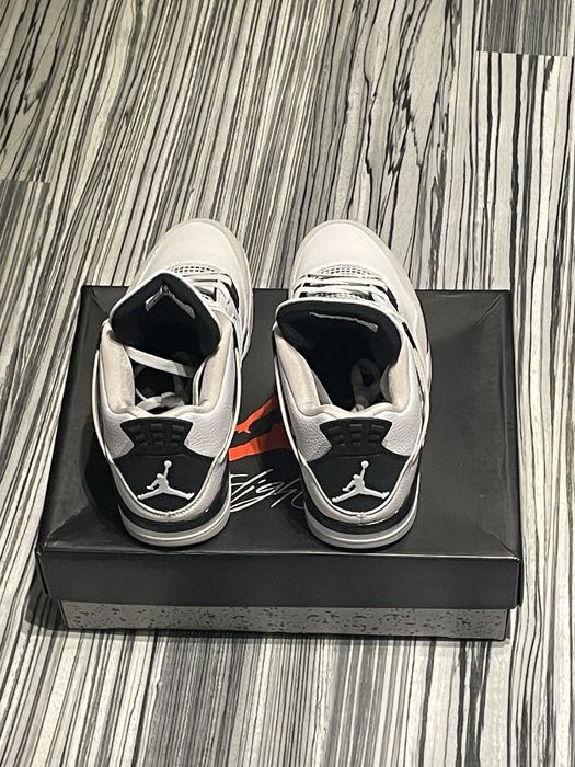 Jordan 4 Military Black 43