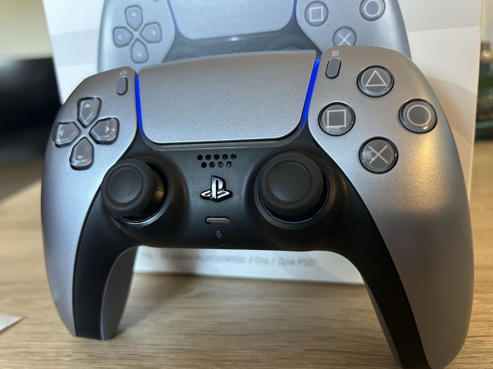 Контролер DualSense за PS5