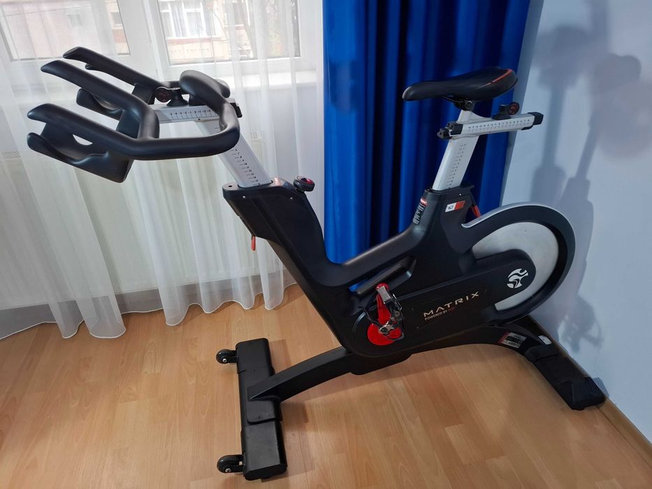 Bicicleta profesionala cycling / spinning Matrix IC7