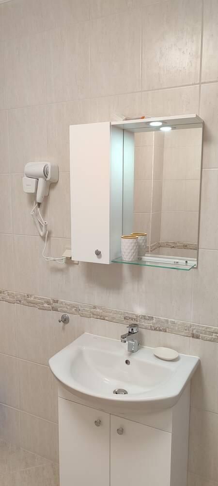 Дава се под наем Тристаен апартамент в Ахелой - 88 кв.м за 561 € - Снимка #7
